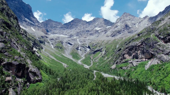 自然壮观西部高原山峰雪山航拍