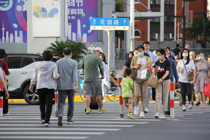 冬天的人流图片-冬天的人流素材免费下载-包图网