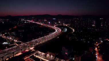 交通大气城市高架桥夜景车流航拍