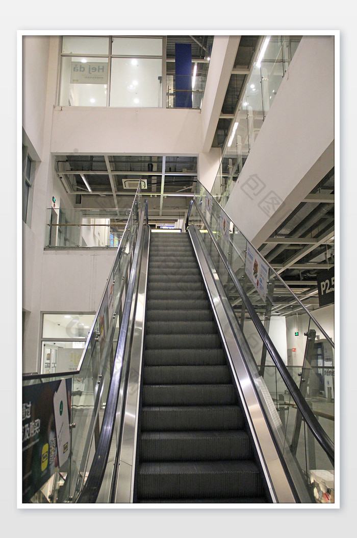 大型商场的自动扶梯电梯图片图片