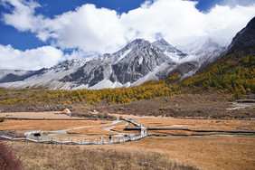 大气的唯美的四川甘孜雪山