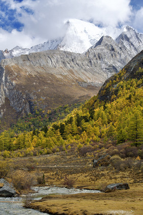 唯美四川甘孜雪山和湖泊