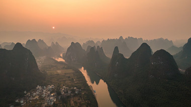 自然震撼桂林山水日出航拍延时