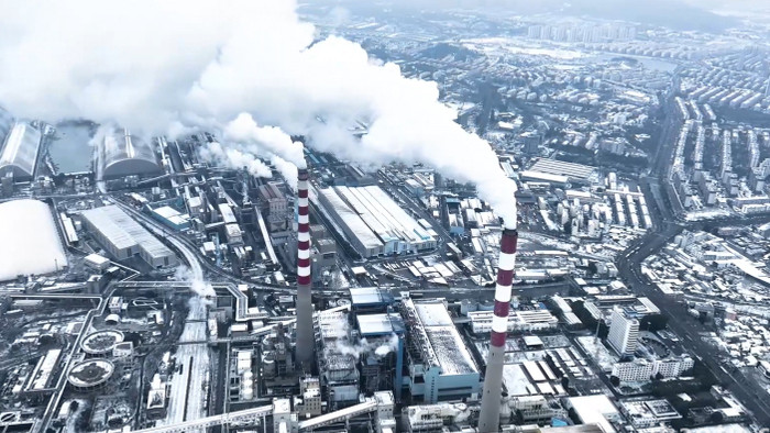 工业化工厂雪景工业污染4K航拍