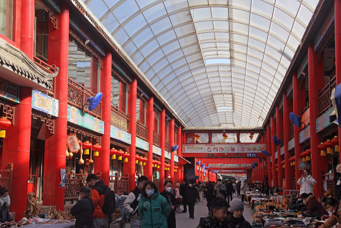 山东济南英雄山文化市场内部图片