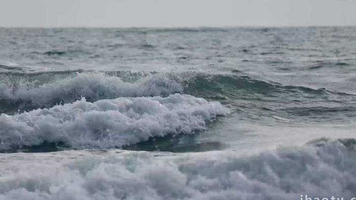 波涛汹涌的海浪海水浪花实拍4k