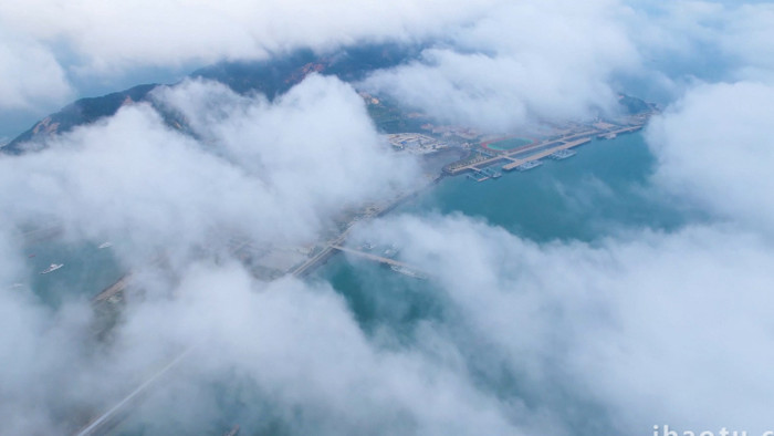 大气海边港口云海风景4K航拍