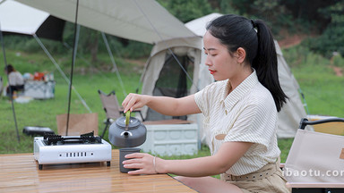 泡茶美女图片