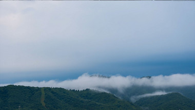 夏季雨后山谷云层涌动延时素材