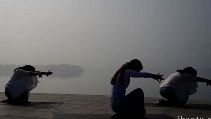 水墨中国风瑜伽运动户外女性实拍