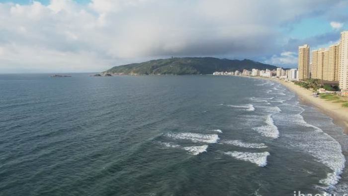 自然风光夏天海边海浪沙滩航拍