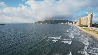 自然风光夏天海边海浪沙滩航拍