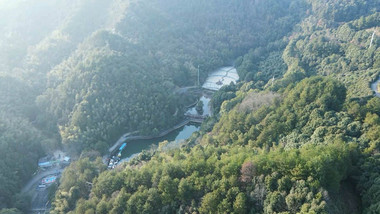 自然风光山谷湖泊森林航拍