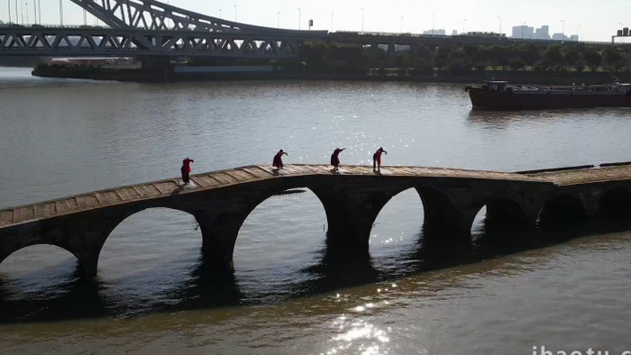 宝带桥户外瑜伽运动航拍视频