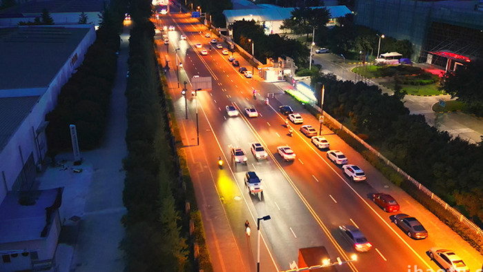 唯美城市夜景行驶的车辆4k实拍