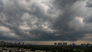 震撼北京傍晚暴雨来临实拍延时