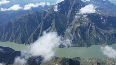 长江三峡巫峡段壮丽山河航拍视频