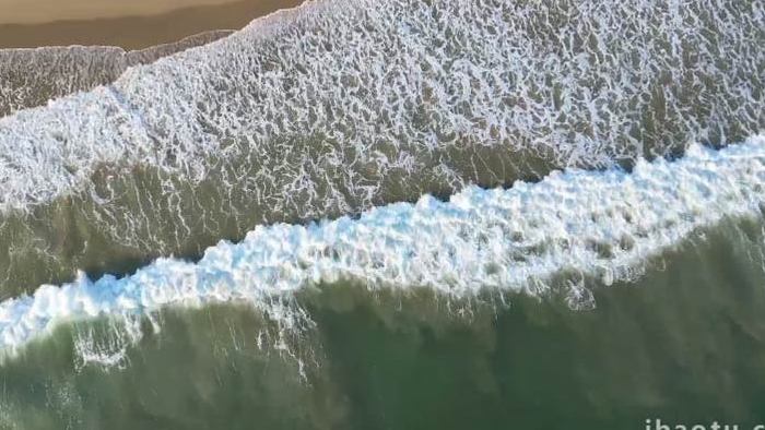 自然风光大海沙滩浪花航拍