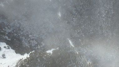 冬季下雪森林山峰冬天氛围航拍