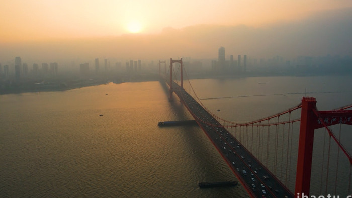 城市武汉长江鹦鹉洲大桥日出航拍