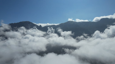 自然山峰云海洁白云朵航拍视频