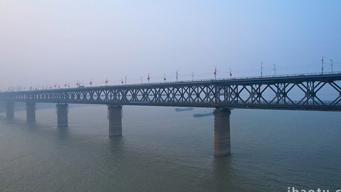 湖北省武汉市地标长江大桥航拍视