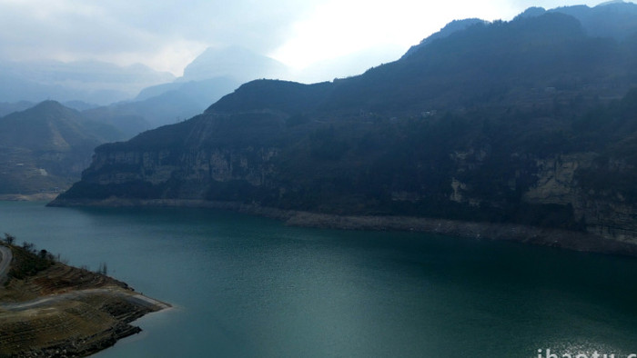 唯美的重庆湖泊自然风光航拍4K