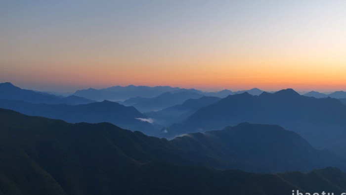 群山朝霞日出水墨风光4K航拍