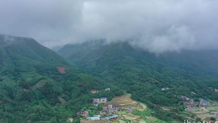 自然雨后高山云雾航拍延时