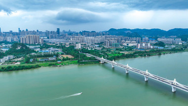 城市暴雨来临前航拍延时