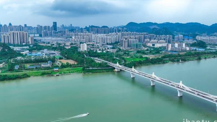 城市暴雨来临前航拍延时