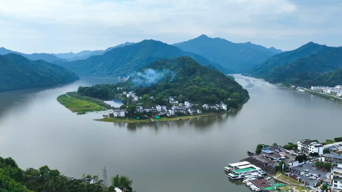 山河风光新安江自然风景4K航拍