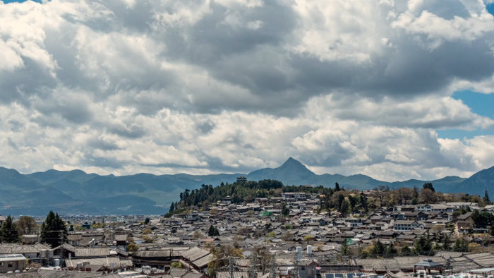 丽江古城大景蓝天白云延时