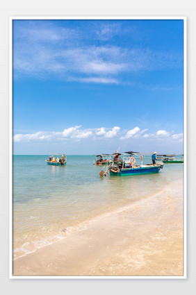 夏天大海船只沙滩