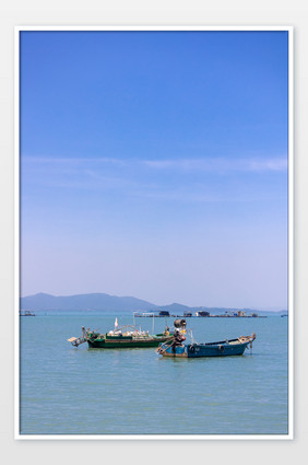 夏天海上船只大海