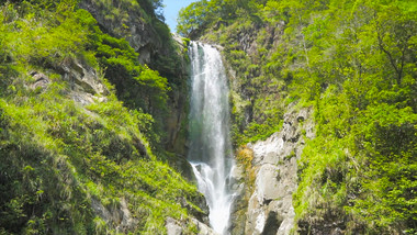 峡谷瀑布百丈瀑布自然风景4K航拍