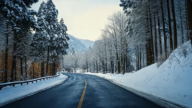 治愈雪山旅行道路素材视频