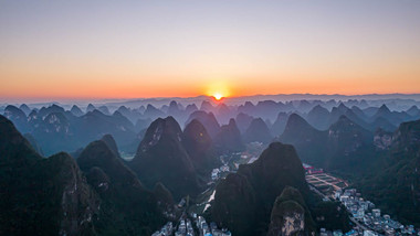 桂林连绵山峦山峰自然日落航拍延时