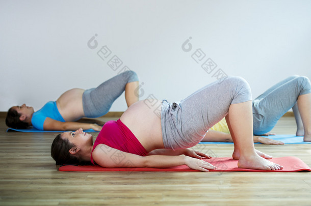 孕妇做放松练习