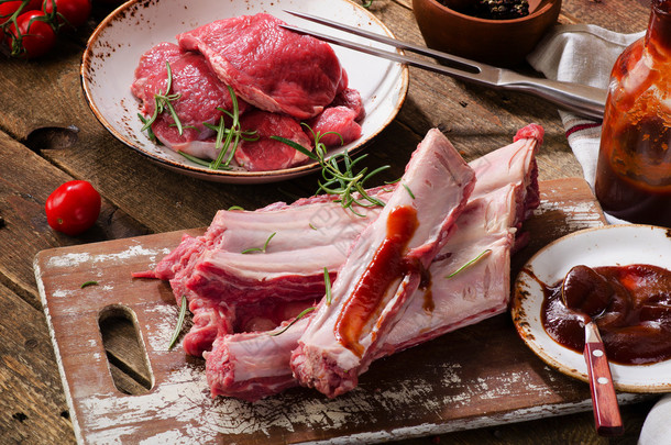 牛肉排骨、 牛排、 草药