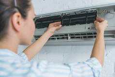 女职工修护空调的选择重点