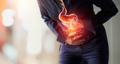 女性接触胃痛的痛苦, 是由于月经期、胃溃疡、阑尾炎或胃肠系统疾病引起的。医疗保健与健康保险理念