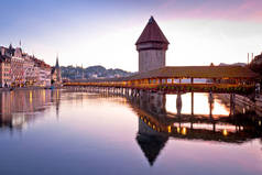 卡波布鲁克在卢塞恩著名的瑞士划时代的黎明景观，瑞士著名的地标