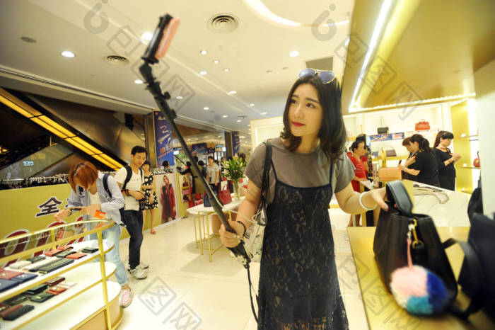 年月日中国一位网播女主人在中国中部湖北省图片-包图网企业站