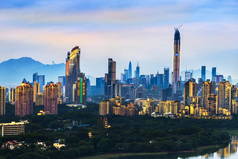 2015年6月28日, 中国南方广东省深圳市正在建设中的平安国际金融中心 (ifc) 大厦, 最高, 以及其他摩天大楼和高层建筑