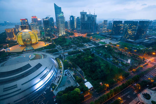 2016年8月11日, 中国东部浙江省<strong>杭州</strong>市钱江新城高层建筑夜景