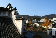 2010年11月18日，中国东部安徽省黄山市易县西地村传统建筑景观.