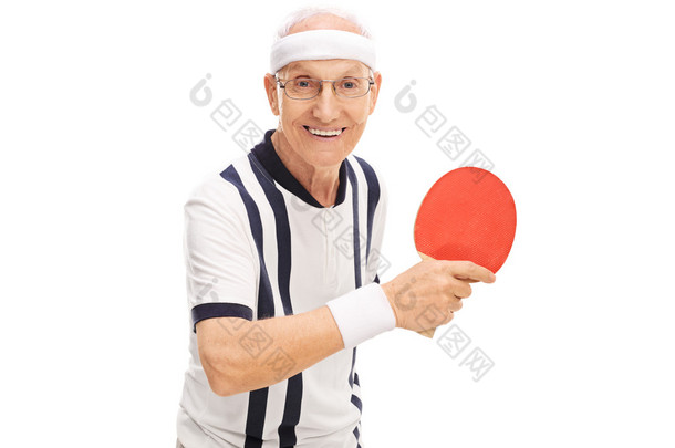 老人打乒乓球