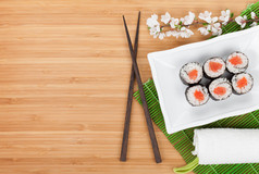 寿司 maki 集和樱花分支