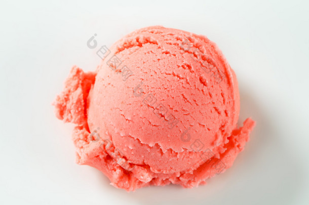 <strong>草莓</strong>冰淇淋